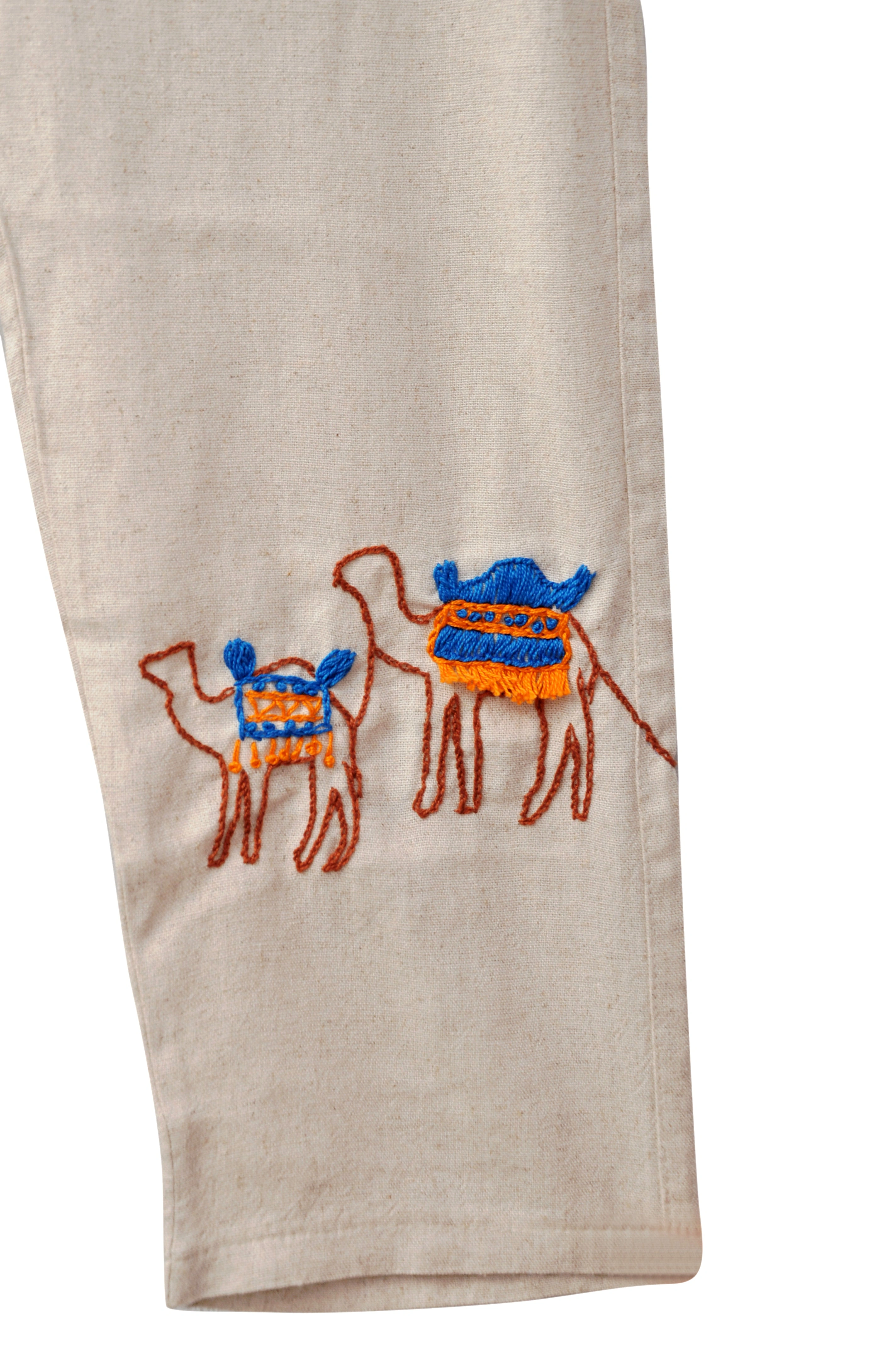 Giza Hose: Dein Stil, deine Freiheit. Leichte Sommerhose für sonnige Tage.